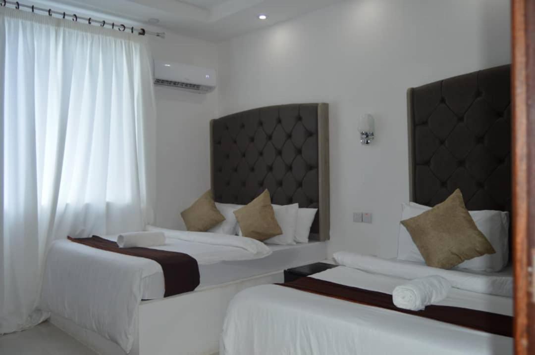Hotel Lazy Beach